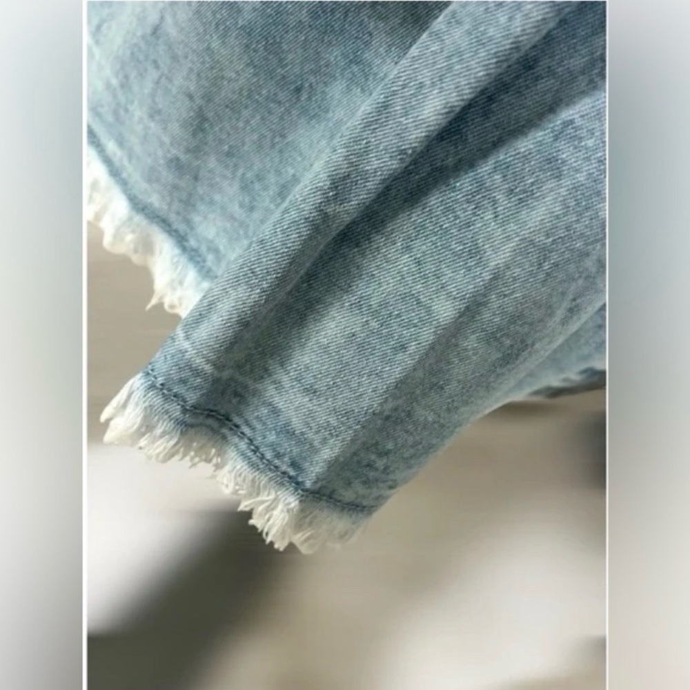 VEVERET Washed out light denim oversized denim dress size MEDIUM, LARGE - Picture 6 of 7